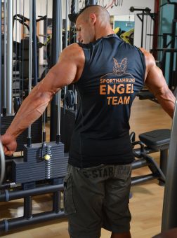 Sportnahrung-Engel Team Athlet Tim Ferger beim Training im Shape Trier.