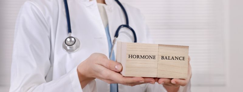 Frauenärztin Sara Gottfried entwickelt die Hormondiät um Hormone ins Gleichgewicht zu bringen und Gewichtsproblemen entgegenzuwirken.