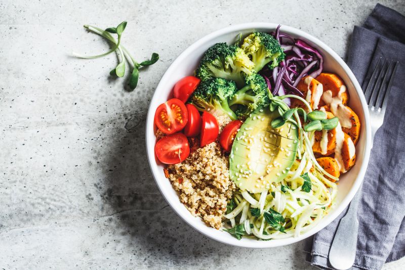 Quinoa leckere Zutat in einer Buddha Bowl für Veganer