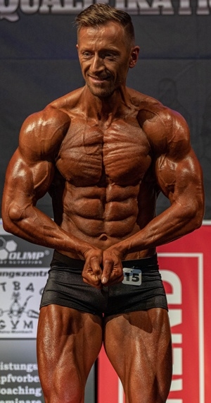 Kevin Elsner Classic Physique Athlet im Team Sportnahrung Engel